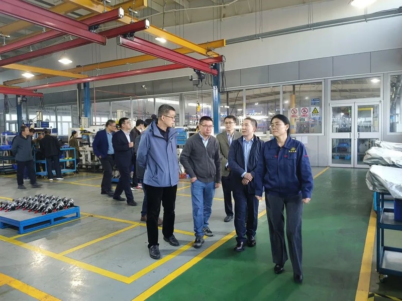 青島力克川液壓機(jī)械有限公司協(xié)辦國家標(biāo)準(zhǔn)審查會議在青島勝利召開！5.jpg